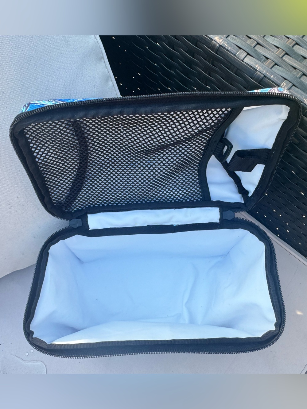 L.L.Bean Flip-Top Insulated Lunch Box - Glacier Blue Shark Print - Picture 5 of 9